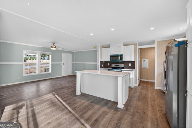 720 Woodland Circle, Loganville, GA 30052