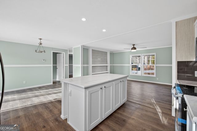 720 Woodland Circle, Loganville, GA 30052