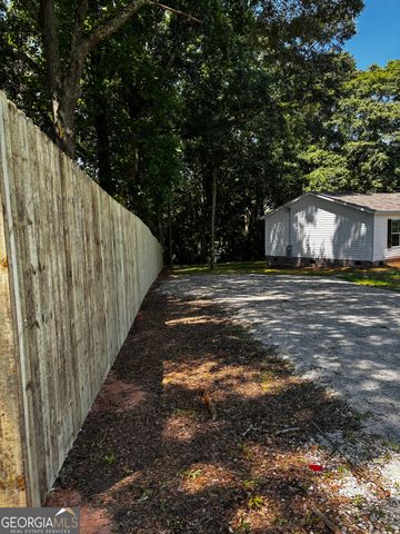 720 Woodland Circle, Loganville, GA 30052