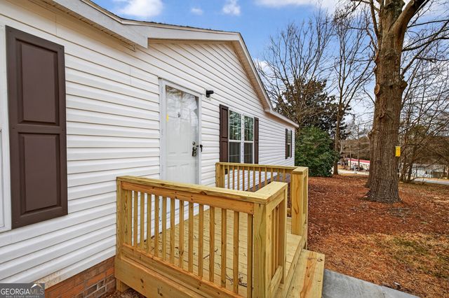 720 Woodland Circle, Loganville, GA 30052