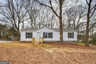 720 Woodland Circle, Loganville, GA 30052