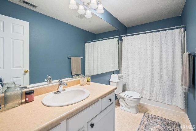 911 SHORE BEND Boulevard, Kokomo, IN 46902