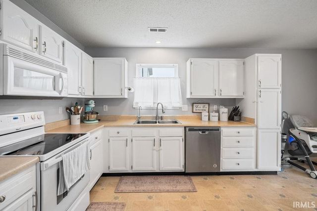 911 SHORE BEND Boulevard, Kokomo, IN 46902