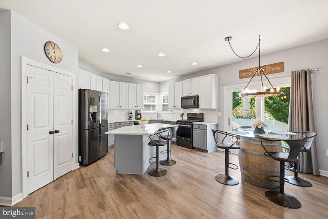 43299 HEATHER LEIGH CT, Ashburn, VA 20147