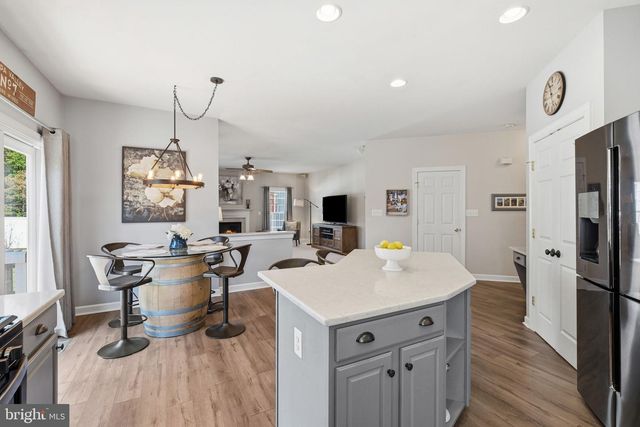 43299 HEATHER LEIGH CT, Ashburn, VA 20147