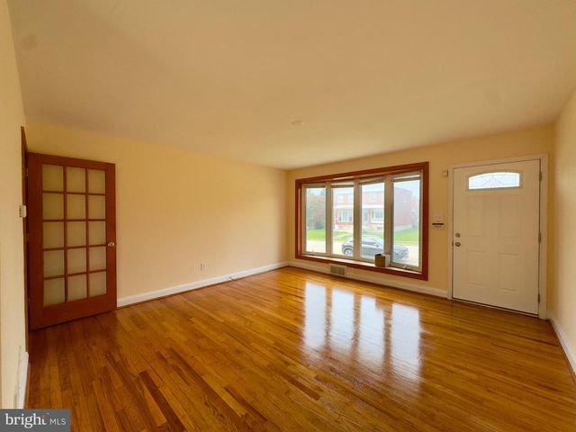 1243 S GRANTLEY ST, Baltimore, MD 21229