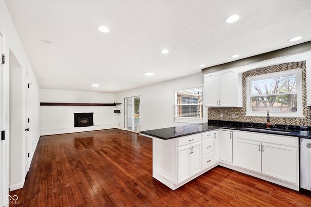 8210 Castleton Boulevard, Indianapolis, IN 46256