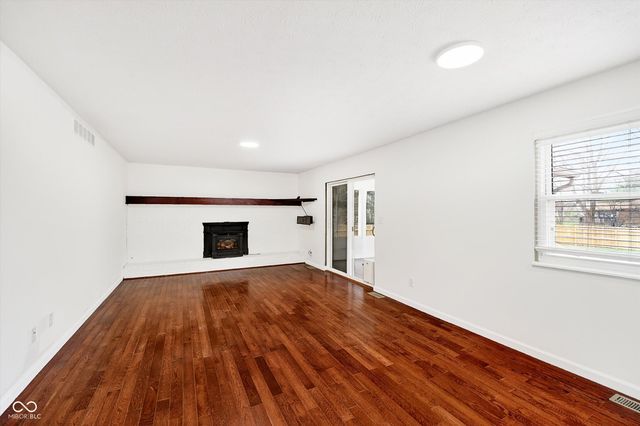 8210 Castleton Boulevard, Indianapolis, IN 46256