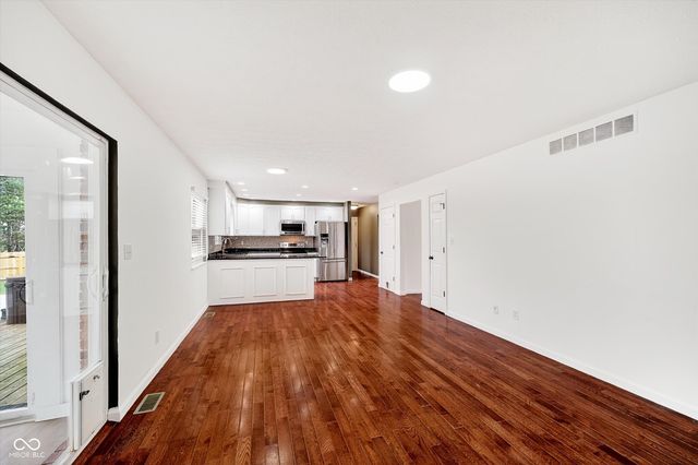 8210 Castleton Boulevard, Indianapolis, IN 46256