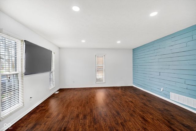 8210 Castleton Boulevard, Indianapolis, IN 46256