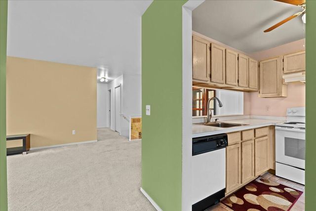 44750 Bayview Drive 37, Novi, MI 48377