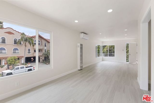 7127 Ramsgate Avenue, Los Angeles, CA 90045