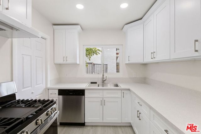 7127 Ramsgate Avenue, Los Angeles, CA 90045