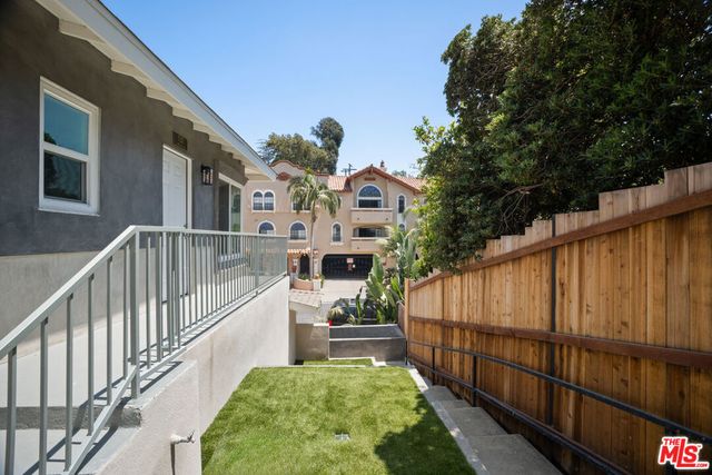 7127 Ramsgate Avenue, Los Angeles, CA 90045
