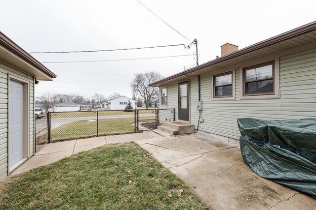 7166 S 37th PLACE, Franklin, WI 53132