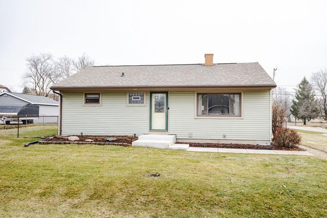 7166 S 37th PLACE, Franklin, WI 53132