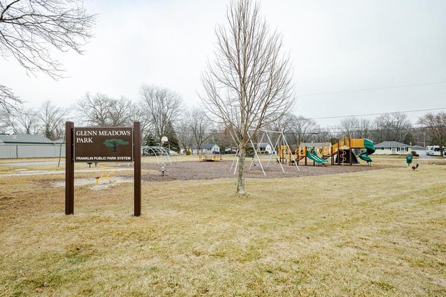 7166 S 37th PLACE, Franklin, WI 53132