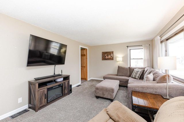 7166 S 37th PLACE, Franklin, WI 53132