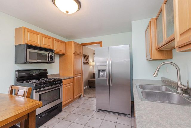 7166 S 37th PLACE, Franklin, WI 53132