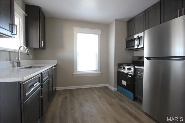 1034 N Rock Hill Road, Rock Hill, MO 63119