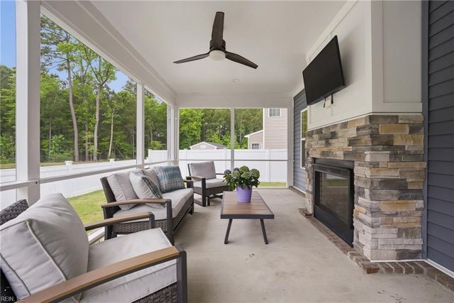 131 Blessing CIR, Suffolk, VA 23434