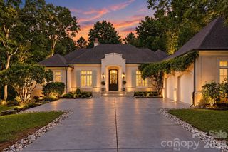 4935 Piper Glen Drive, Charlotte, NC 28277