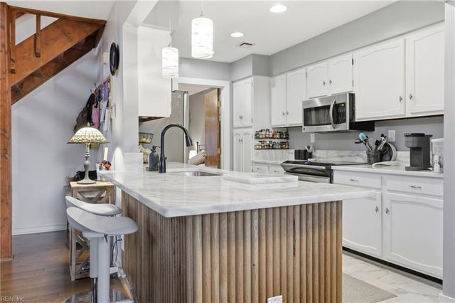 2501 Cove Point PL, Virginia Beach, VA 23454