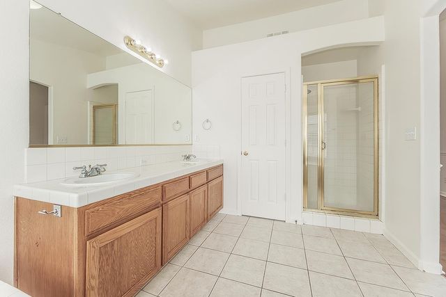 5906 W Paul Avenue, Fresno, CA 93722
