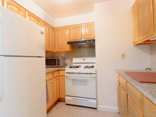 137-08 31st Road 5E, Flushing, NY 11354