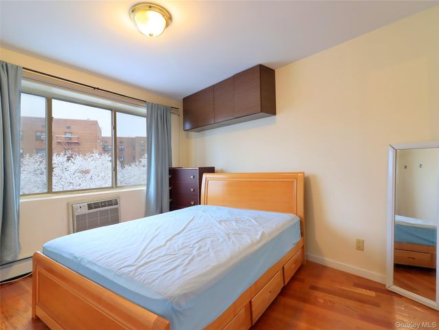 137-08 31st Road 5E, Flushing, NY 11354