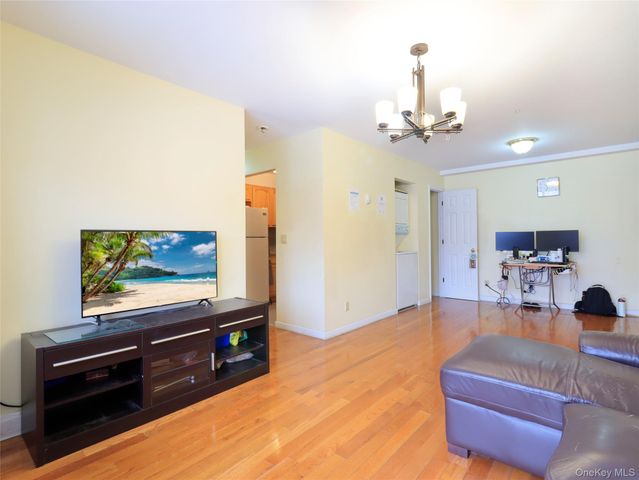 137-08 31st Road 5E, Flushing, NY 11354