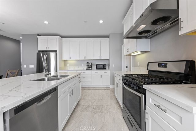 7695 Fillmore Place, Rancho Cucamonga, CA 91730