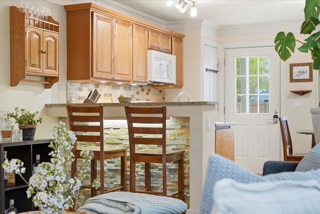 9 West St Apt B, Winooski, VT 05404