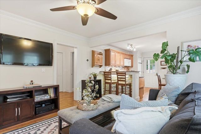9 West St Apt B, Winooski, VT 05404