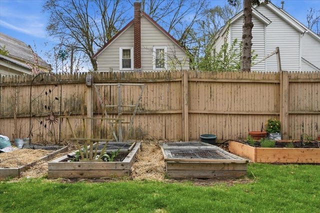9 West St Apt B, Winooski, VT 05404