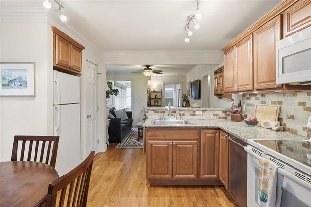 9 West St Apt B, Winooski, VT 05404
