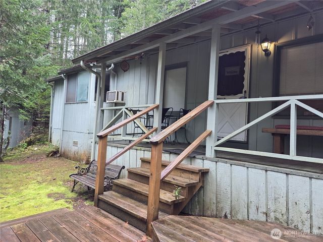 10 Creek Court, Brinnon, WA 98320