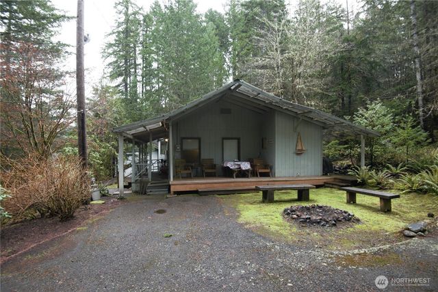 10 Creek Court, Brinnon, WA 98320