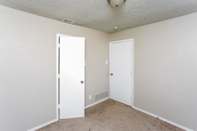 1400 Thackery Drive, Arlington, TX 76018