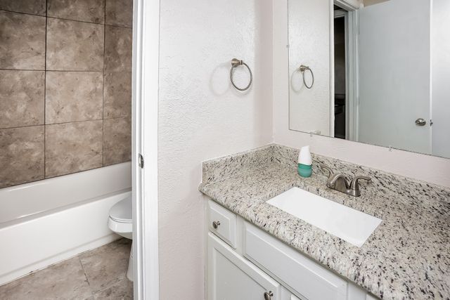 1400 Thackery Drive, Arlington, TX 76018