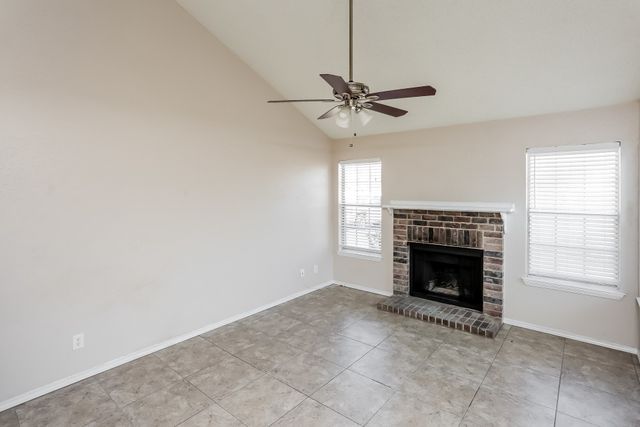 1400 Thackery Drive, Arlington, TX 76018