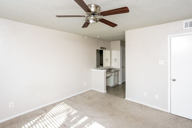 1400 Thackery Drive, Arlington, TX 76018