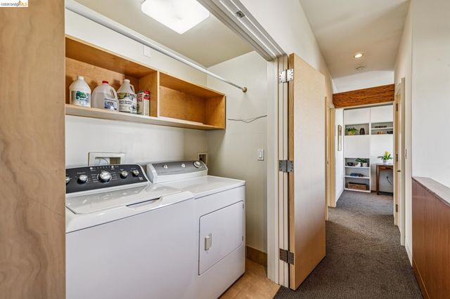848 61St St, Oakland, CA 94608