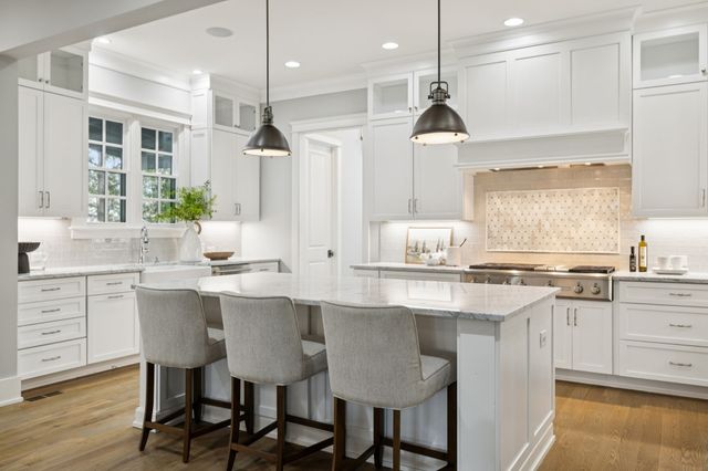 421 Glen West Dr, Nashville, TN 37215