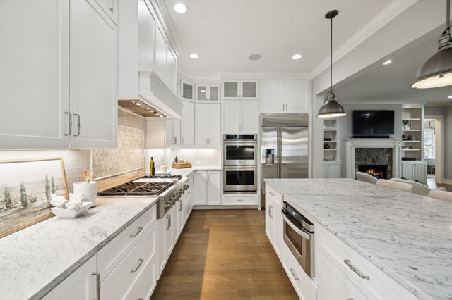 421 Glen West Dr, Nashville, TN 37215