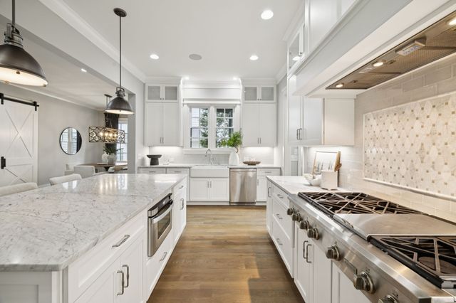 421 Glen West Dr, Nashville, TN 37215