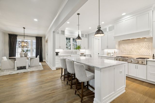 421 Glen West Dr, Nashville, TN 37215