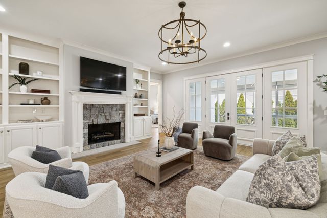 421 Glen West Dr, Nashville, TN 37215