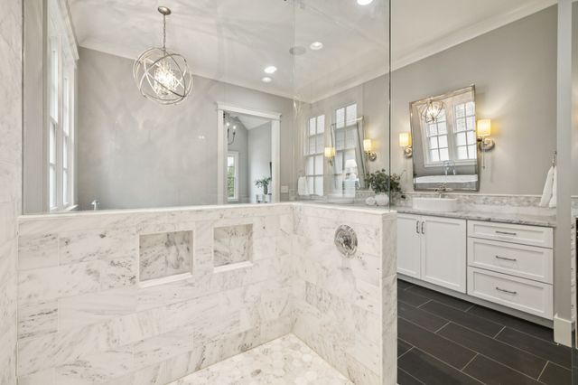 421 Glen West Dr, Nashville, TN 37215