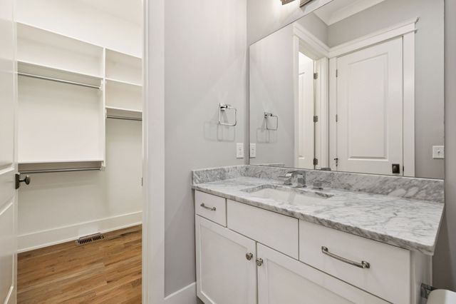 421 Glen West Dr, Nashville, TN 37215